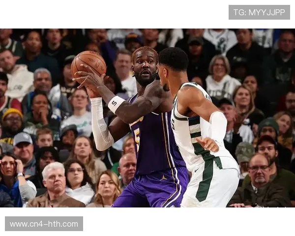 湖人训练聚焦战术执行，艾顿球权问题待解